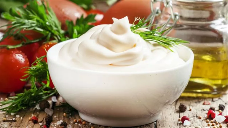 طريقة عمل المايونيز في المنزل.. اعرفي سر الطعم والقوام المثالي
