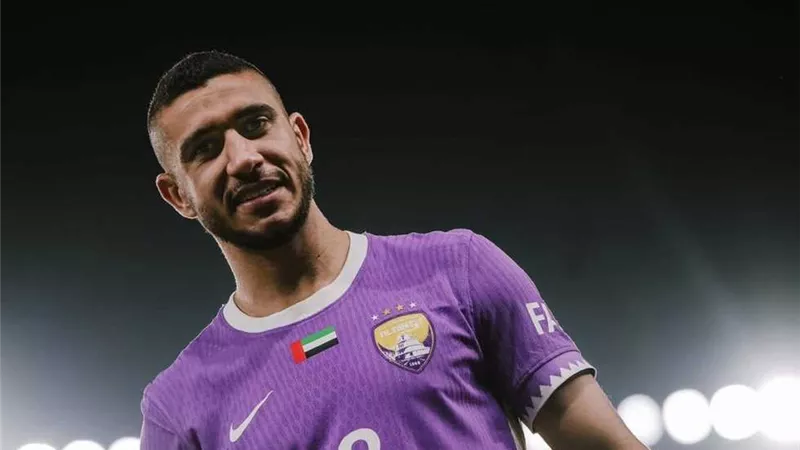 رامي ربيعة يغادر مباراة العين الإماراتي ضد شباب الأهلي مصاباً