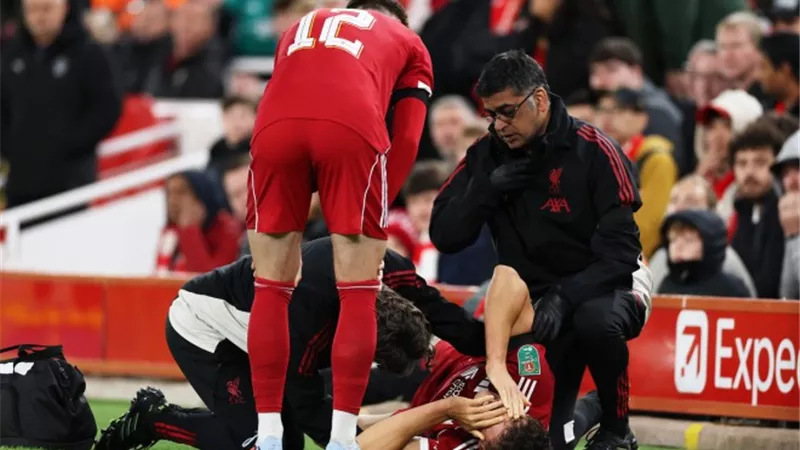 صدمة لمنتخب إيطاليا بعد كشف ليفربول عن إصابة ليوني بالصليبي