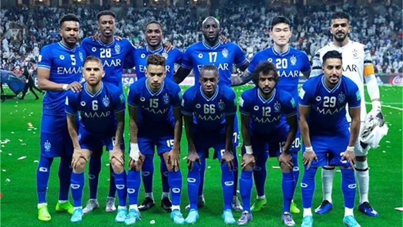 الدوسري وليوناردو يقودان هجوم الهلال أمام الأخدود الليلة بالدوري