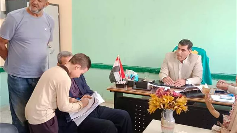 مدير إدارة حي شرق شبرا الخيمة يحيل مدير مجمع أبوبكر 2 ومسئول التوريدات الى التحقيق