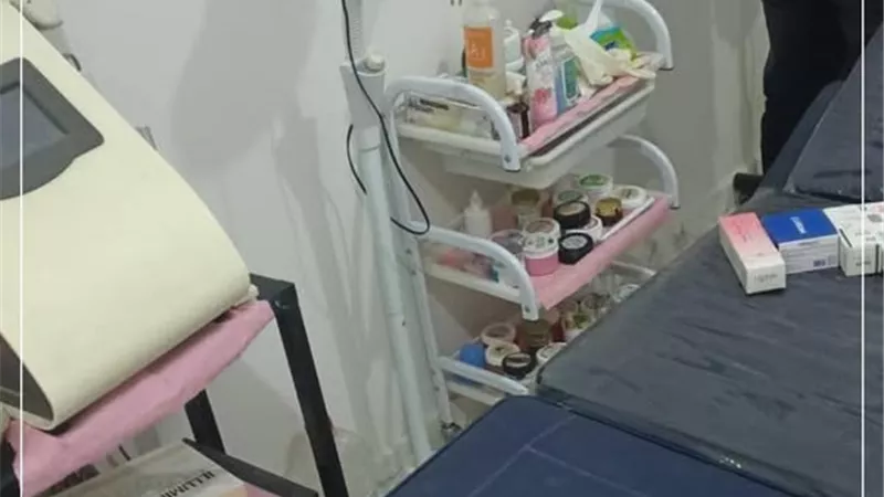 ضبط ٣ مراكز تجميل يديرهم منتحلي صفة طبيب بالإسماعيلية