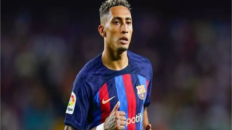 برشلونة يفقد جهود رافينيا وجارسيا بسبب الإصابة