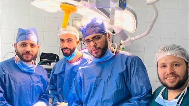 فريق طبى ينقذ شاب من الموت المؤكد