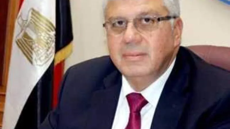 جامعة أسيوط تدعو طلابها للانضمام إلى برنامج إعداد القادة