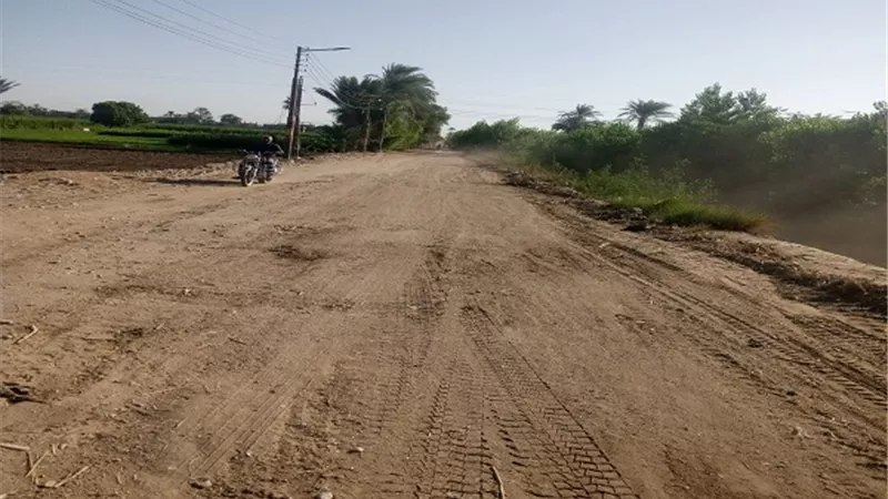 إزالة تعدى ورفع ٦٠ طن مخلفات صلبة بمدينة الزينية شمال الأقصر