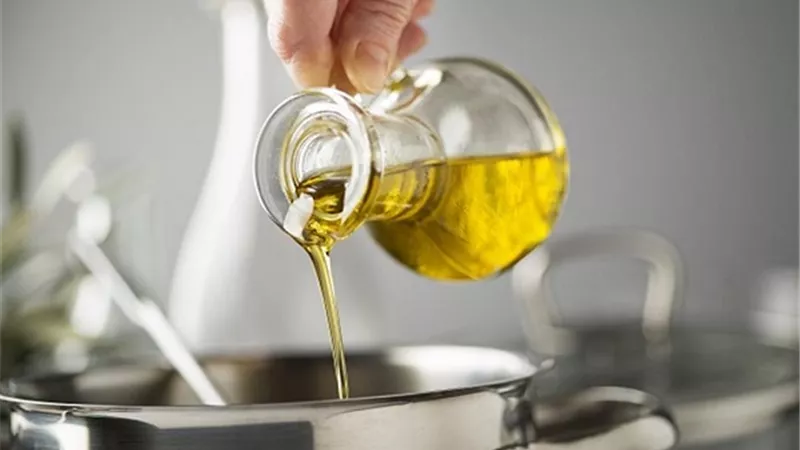 أفضل زيوت الكيتو .. 6 اختيارات ذهبية لدعم صحتك وزيادة طاقتك