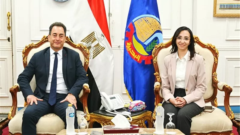 سفير فرنسا بتفقد مشاريع التعاون الدولي بالبحيرة ومعالم رشيد