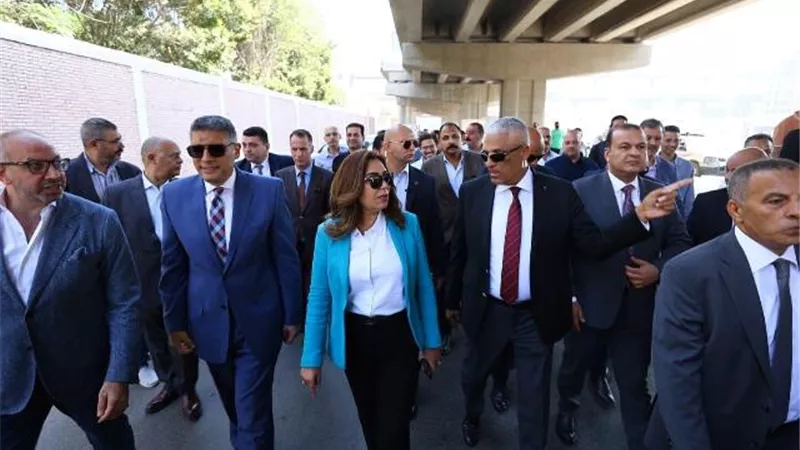 وزيرة التنمية ومحافظ الجيزة يتفقدان تطوير محيط مستشفى بولاق