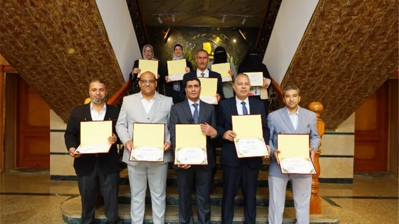 محافظ كفرالشيخ يكرم المتميزين بإدارة الإيرادات تقديراً لجهودهم
