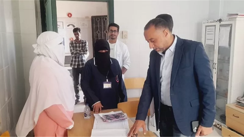 وكيل وزارة الصحة يحيل المتغيبين في مركز الرعاية بالعبور للتحقيق