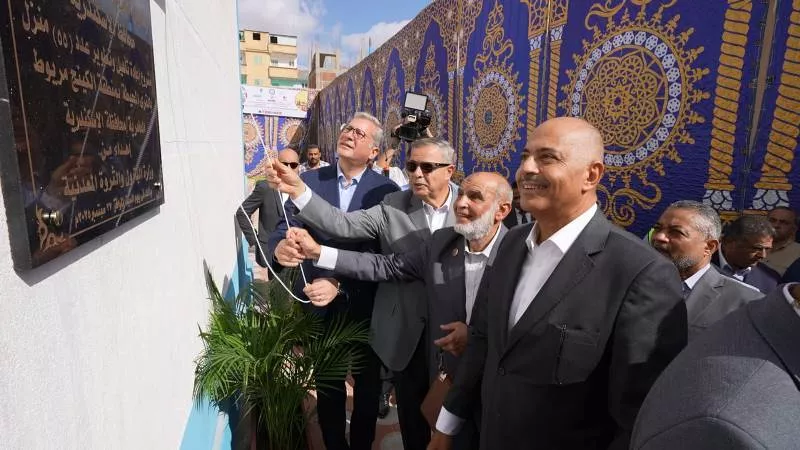 وزير البترول ومحافظ الإسكندرية يسلمان مفاتيح المنازل لأهالي نجع رسلان