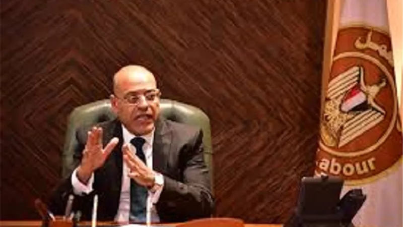 وزير العمل يكشف سبب حوادث السقالات