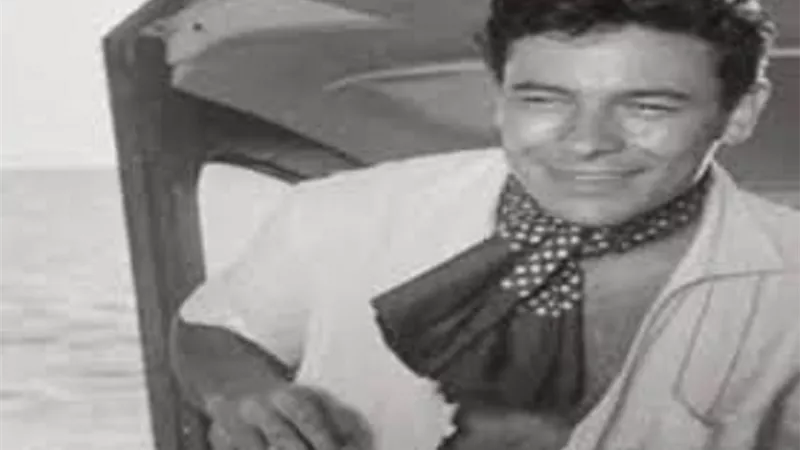فى ذكرى ميلاد الفتى الشقى ..حكاية 3 نساء فى حياة أحمد رمزى