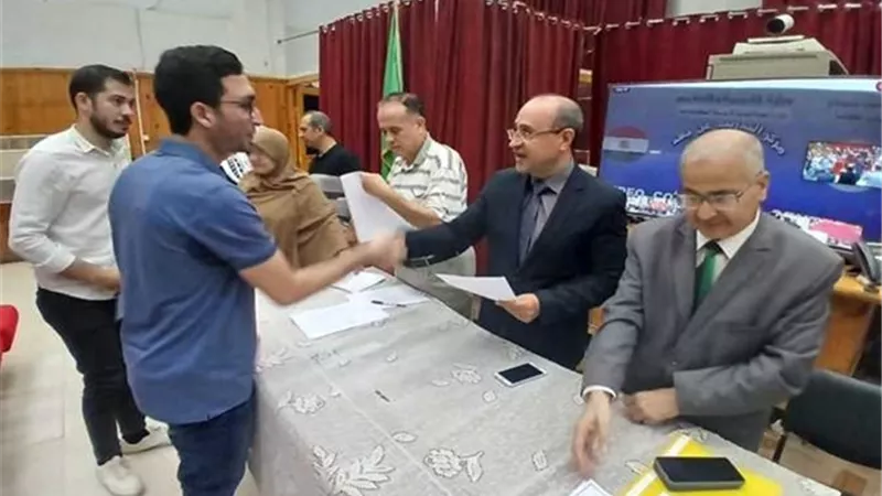 وكيل تعليم المنوفية يشرف على توقيع عقود المعلمين الجدد
