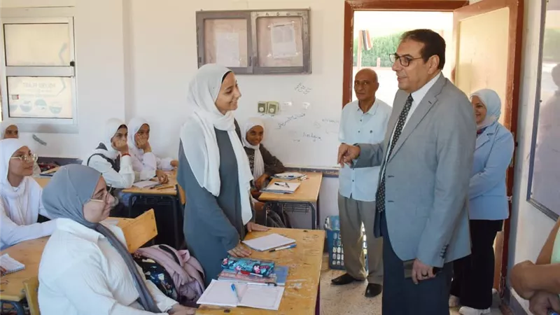 مدير تعليم جنوب سيناء يتفقد مدارس طور سيناء ويتابع انتظام الدراسة