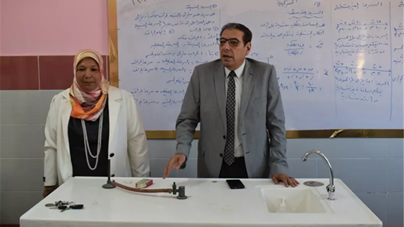 مدير تعليم جنوب سيناء يتفقد انتظام الدراسة ويشدد على تعزيزالأنشطة