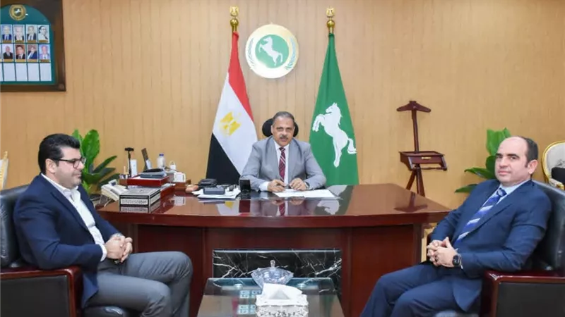 الاشمونى يلتقي رئيس قطاعات كهرباء الشرقية والمدن الجديدة