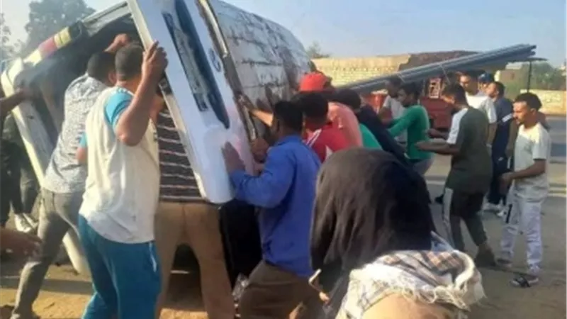 انقلاب ميكروباص بالمنوفية | 14 مصابًا على طريق الخطاطبة - السادات
