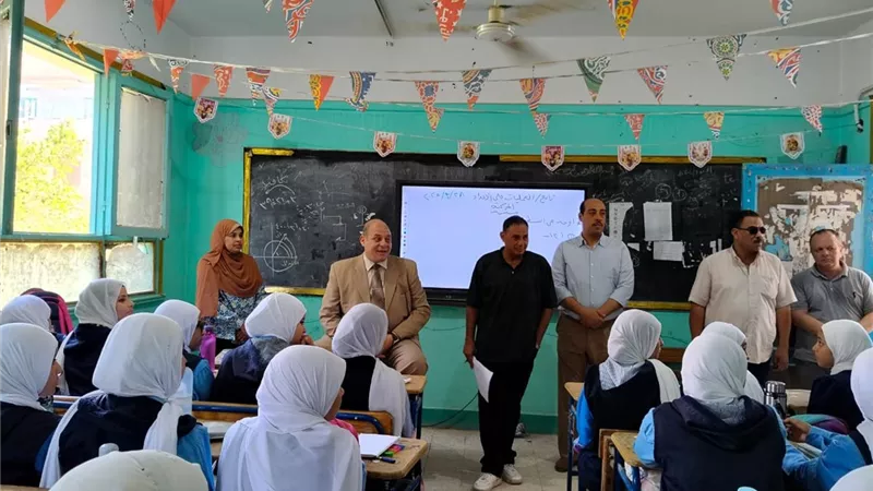 وكيل تعليم قنا يفاجئ مدارس قوص ويحيل المخالفات للتحقيق