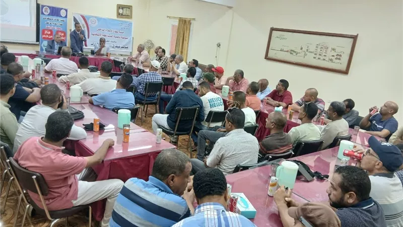 مجمع إعلام قنا ينظم ندوة حول المشاركة السياسية للعمال