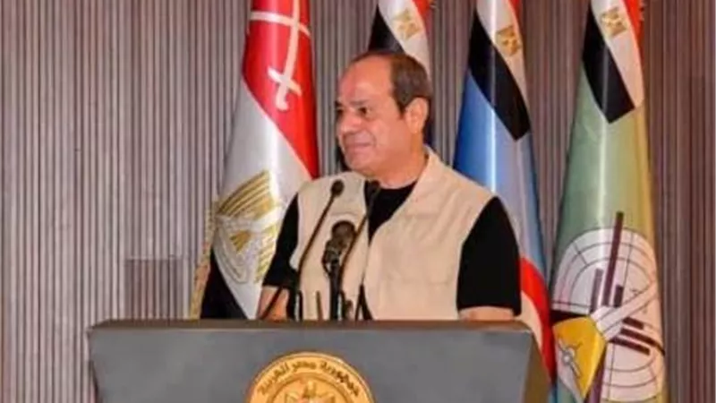 جولةالرئيس داخل الأكاديميةالعسكريةتؤكد حرصه على التواصل مع الشباب