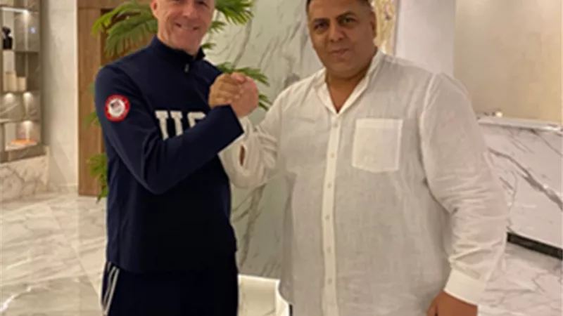 رئيس الاتحاد الدولي للكيك بوكسينج يصل القاهرة