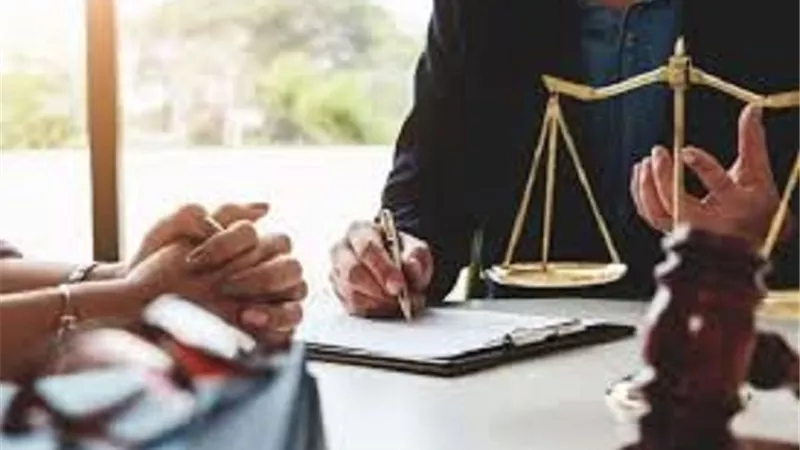 توفى عن زوجتين وبنتين وأخوة أشقاء فكيف تُقسم تركته