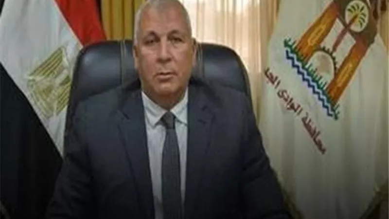 محافظ الوادي الجديد يعتمد مخططاً متكاملاً لتحسين الوجبة المدرسية