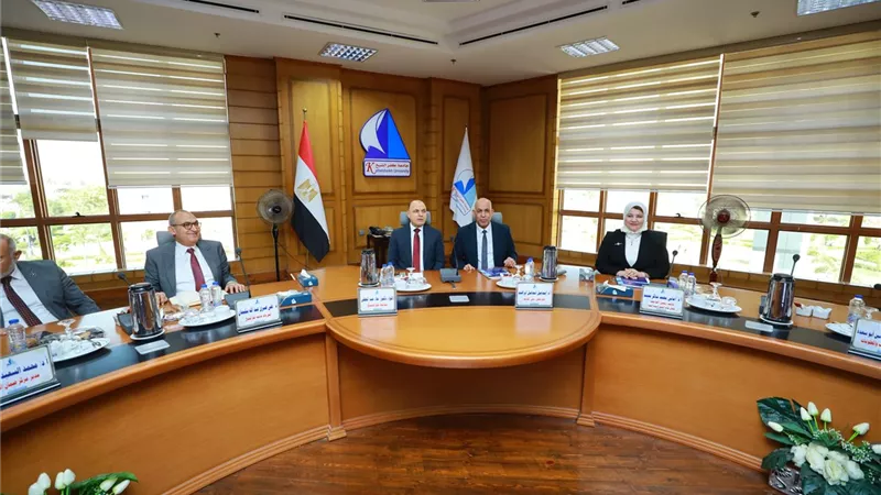 محافظ كفرالشيخ يشارك في مجلس الجامعة ويستعرض إنجازات تنموية