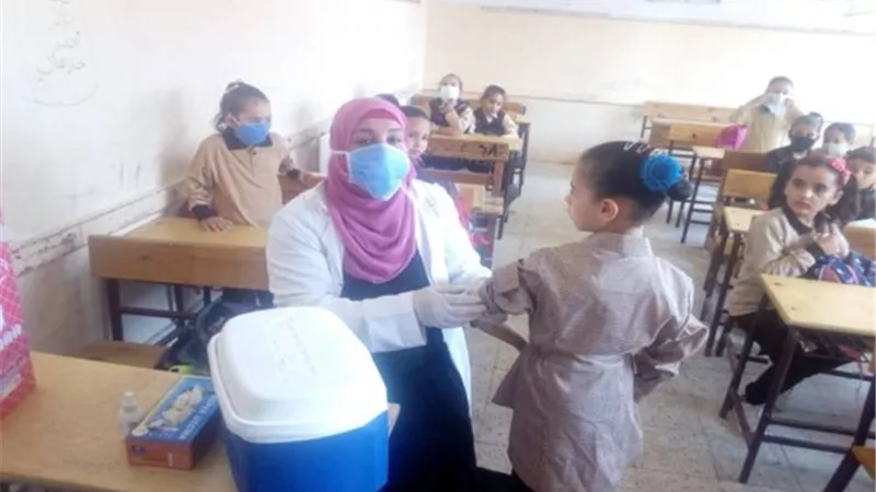 استكمال تطعيمات السحائى لطلاب الوادي الجديد