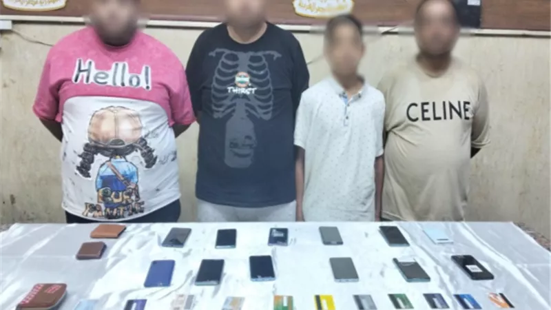 ضبط شخصين تخصصا فى خطف الهواتف المحمولة بأسلوب المغافلة