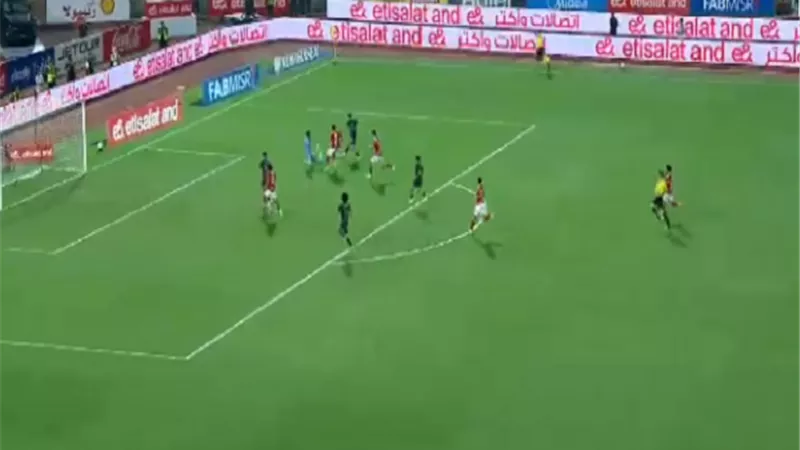 الزمالك يهدد مرمى الأهلي بتمريرة ألفينا إلى الدباغ