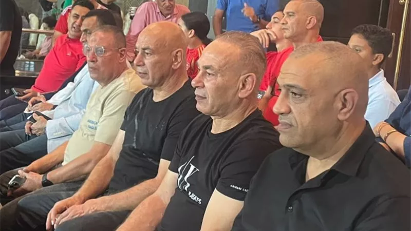 جهاز منتخب مصر يحضر مباراة الاهلي و الزمالك بالدوري
