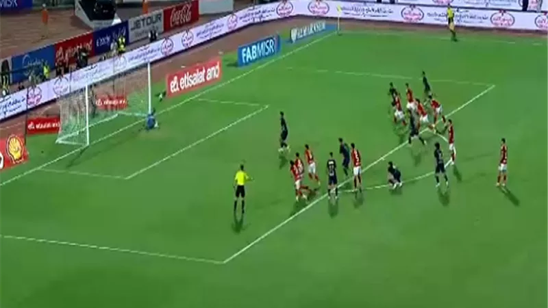 حسام عبد المجيد يتقدم للزمالك على الأهلي من ركلة جزاء