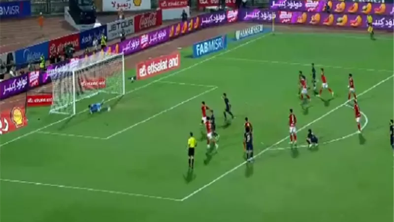 لماذا أعاد الحكم الإسباني ركلة جزاء الزمالك أمام الأهلي؟
