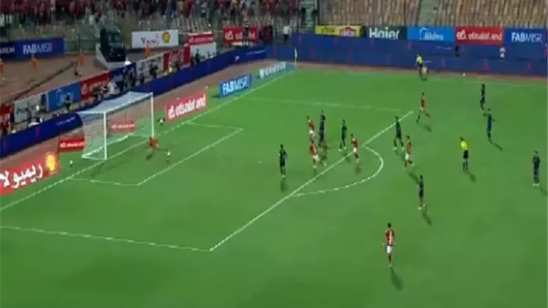 تريزيجيه يباغت مرمى الزمالك بتصويبة مفاجئة