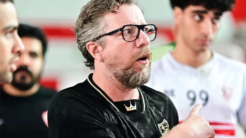 الزمالك يعلن رسميا إقالة مدرب اليد فرانك موريس