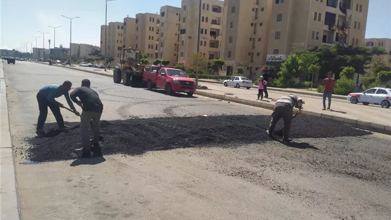 تطوير ورفع كفاءة الطرق بالعاشر من رمضان
