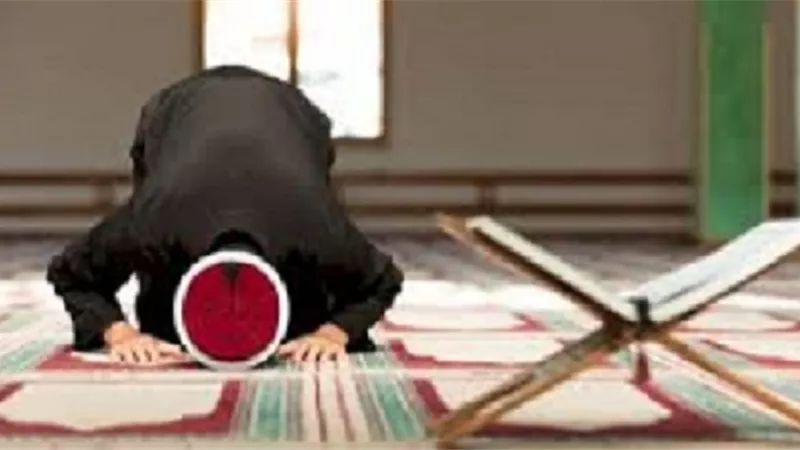 د.مجدي عاشور يوضح..مدى وجوب التسليم من سجود التلاوة