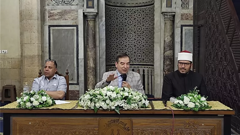 ملتقى الأزهر: يحدد ضوابط التعامل مع وسائل التواصل الاجتماعي