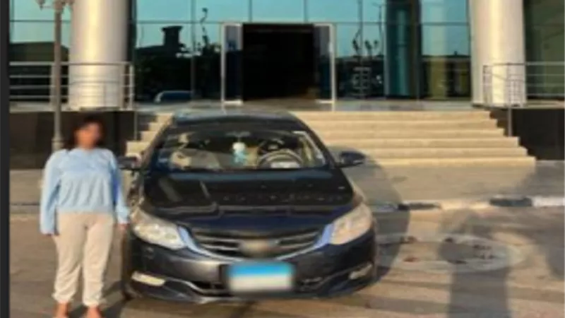 ضبط فتاة تعدت على سائق حاول منعها من السير عكس الاتجاه في الجيزة