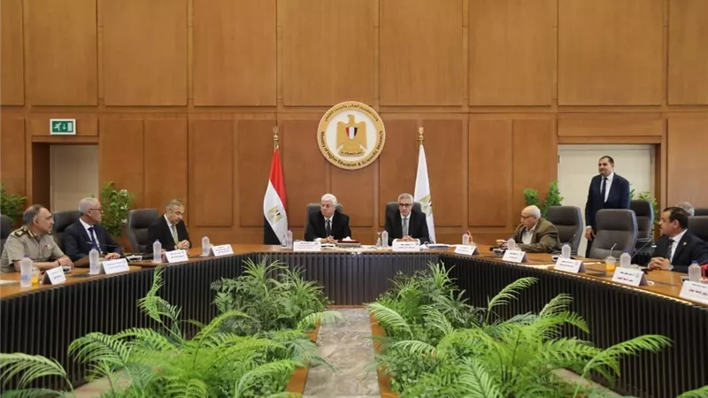 عاشور يهنئ العلماء المصريين المدرجين في قائمة ستانفورد