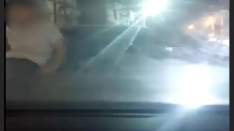 ملابسات استقلال صبية سيارة وسيرهم برعونة فى كفر الشيخ