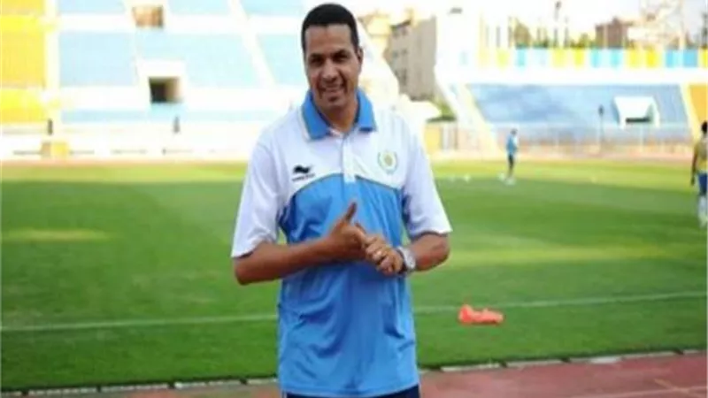 وزير الرياضة يتابع الحالة الصحية لنجم الإسماعيلي السابق