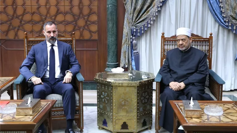 شيخ الأزهر يستقبل الأمير رحيم أغا خان لبحث التعاون المشترك
