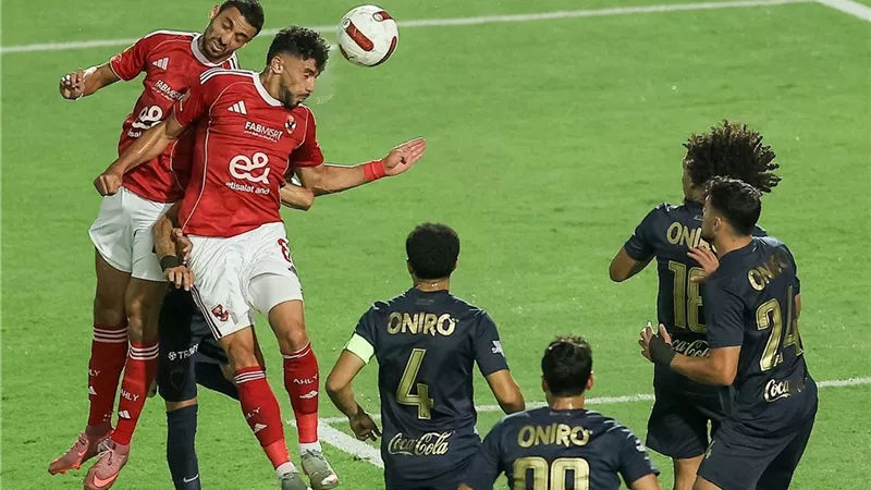 الأهلي يفرج عن مستحقات اللاعبين عقب الفوز علي الزمالك