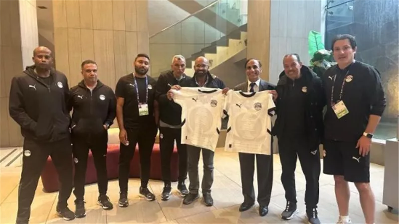 سفير مصر في تشيلي يدعم منتخب الشباب قبل مواجهة نيوزيلندا
