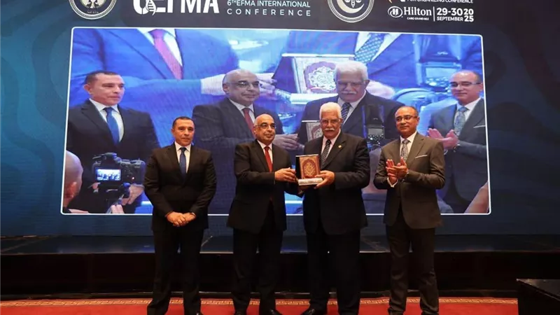 وزير العدل يُكرم رؤساء مصلحة الطب الشرعي السابقين