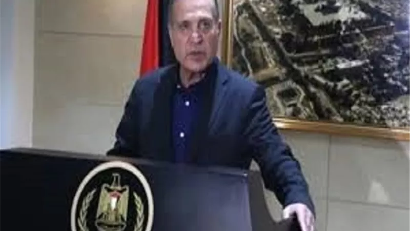 أبو ردينة: لا أحد باستطاعته تغييب السلطة الفلسطينية